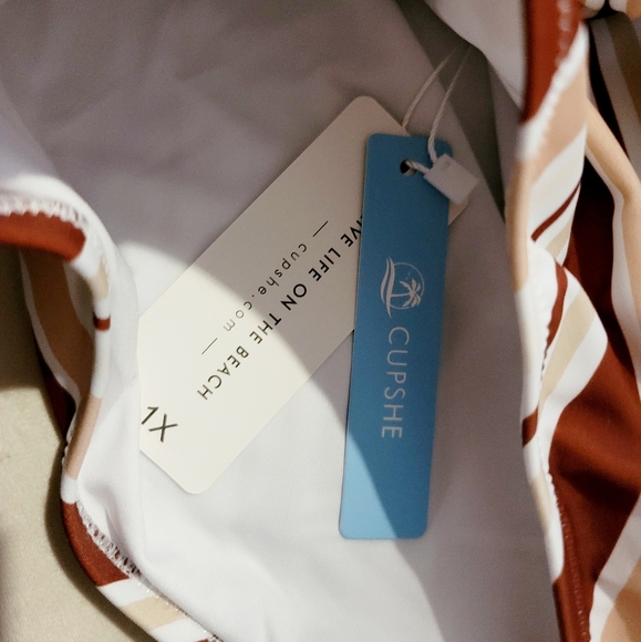 Cupshe, 1x, red and white, Natalia Striped Belted Plus Size One Piece, *new* - Picture 5 of 5